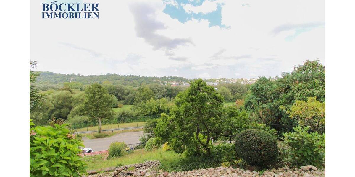 3-Zimmer-Wohnung mit EBK, neuem Bad und Garagenstellplatz 3 zimmer