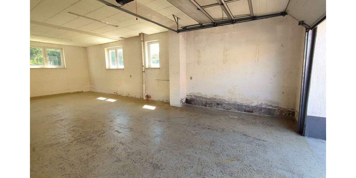 ++ beheizbare Werkstatt- Gewerbeeinheit mit Rolltor & Büro - ideal für Handwerk | Roßwein ++ zimmer