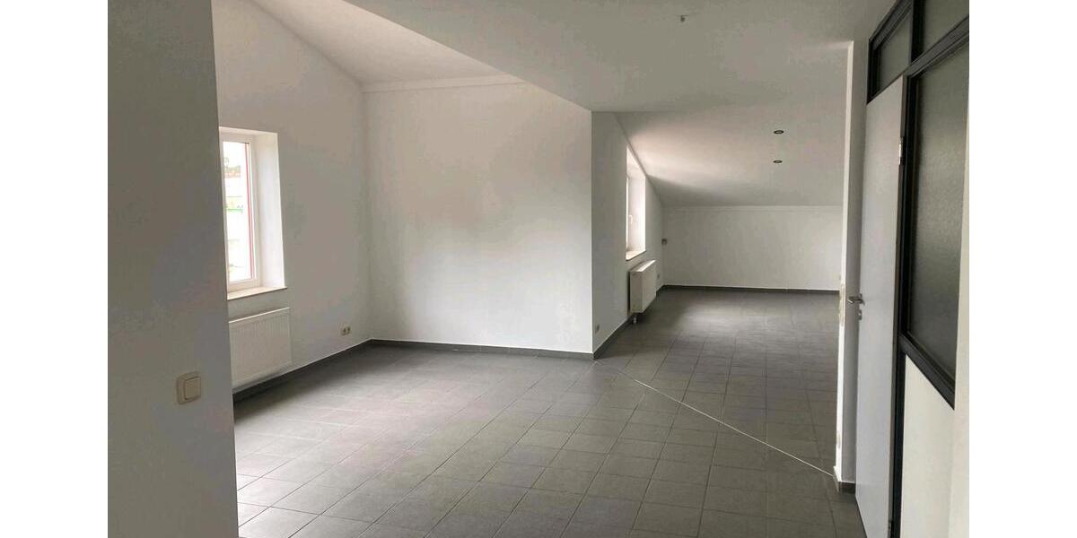 Dachgeschoßwohnung Georgensgmünd - 3 Zimmer, 115 m&sup2;, 890&euro; | Angebot:26130522