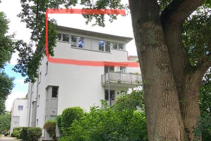 Lichtdurchflutete Dachgeschosswohnung mit gr.Terrasse ohne Makler 3 zimmer