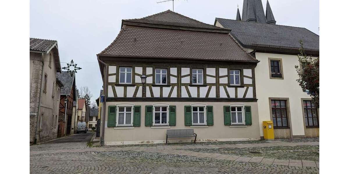 Einfamilienhaus Baunach - 9 Zimmer, 280 m&sup2;, 2.150&euro; | Angebot:25337104