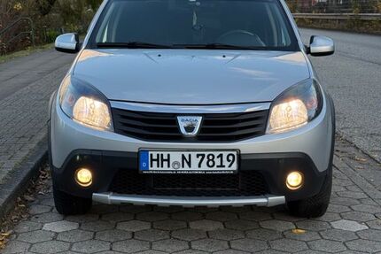 Dacia Sandero 57.000 km 5.000 € Hamburg 21079