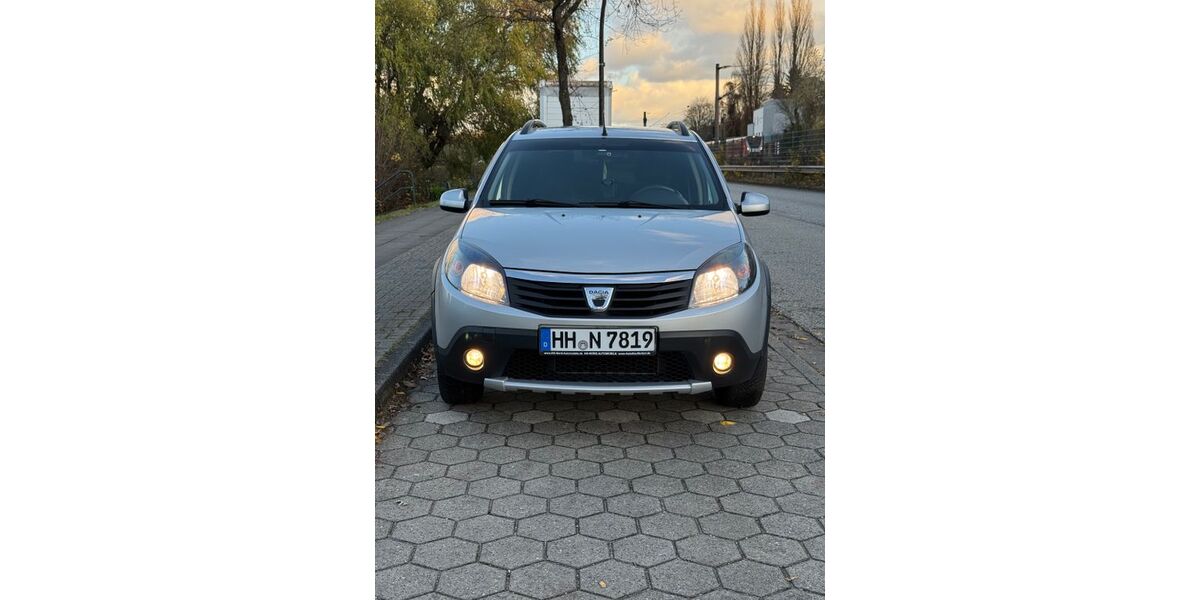 Dacia Sandero 57.000 km 5.000 € Hamburg 21079