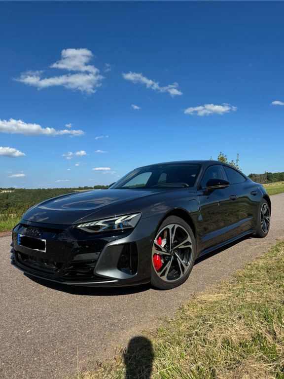 RS e-tron GT