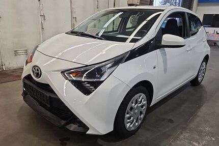 Toyota Aygo (X) 45.619 km 11.390 &euro; Bretten 75015