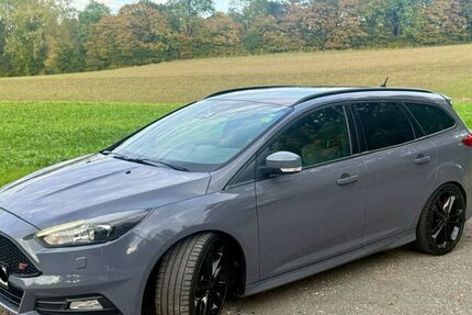 Ford Focus 134.600 km 14.400 &euro; Schieder-Schwalenberg 32816