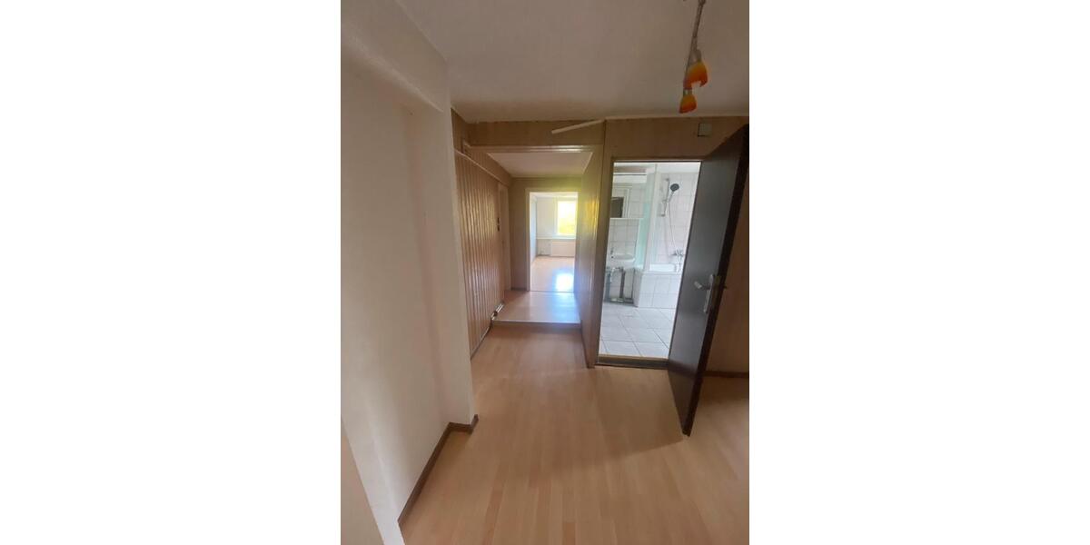 Dachgeschoßwohnung Delligsen - 4 Zimmer, 89 m&sup2;, 923&euro; | Angebot:26198056