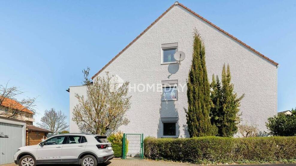 Attraktives Reihenhaus mit neuer EBK und Gartenhaus in Gochsheim