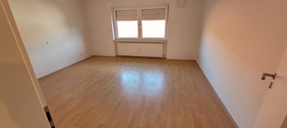 Hochparterre Hünfeld - 4 Zimmer, 94 m&sup2;, 730&euro; | Angebot:26289193