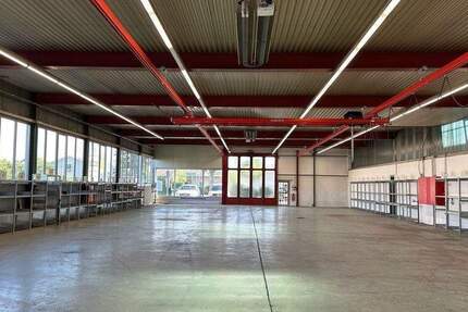 Gewerbe-Produktionshallen mit Bürotrakt in sehr attraktiver Geschäftslage zimmer