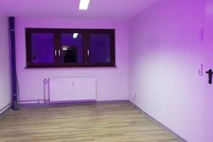 Kleines Start-up Office_Büro-Praxis_1.OG_Aufzug_barrierfrei in TOP-Immobilie + beste Lage am Bahnhof + Klosterrunsstr. 19_79379 Müllheim am Bhf. 1 zimmer