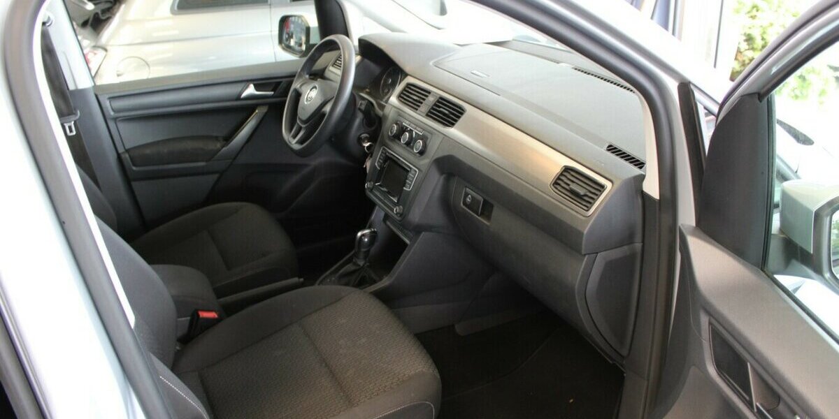 VW Caddy 2.0 TDI DSG Trendline - 5-Sitzer - 73.330 km 17.980 &euro; Euskirchen 53881