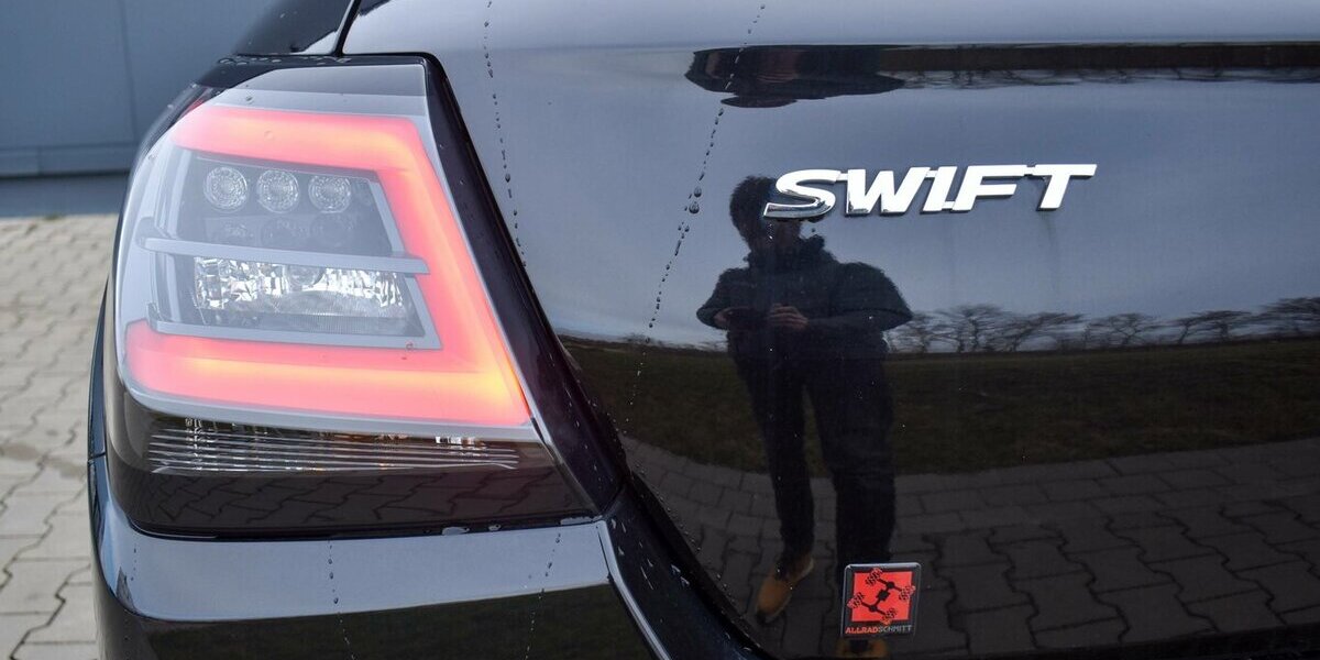 Suzuki Swift Club 1.2l M/T Dualjet Hybrid 26.700 km 15.450 &euro; Höchberg-Würzburg 97204