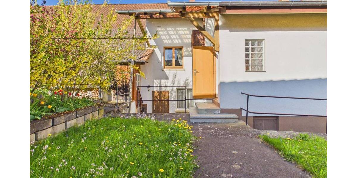 Mehrfamilienhaus, Wohnhaus Blumberg Riedböhringen - 9 Zimmer, 149 m&sup2;, 298.000&euro; | Angebot:26366587
