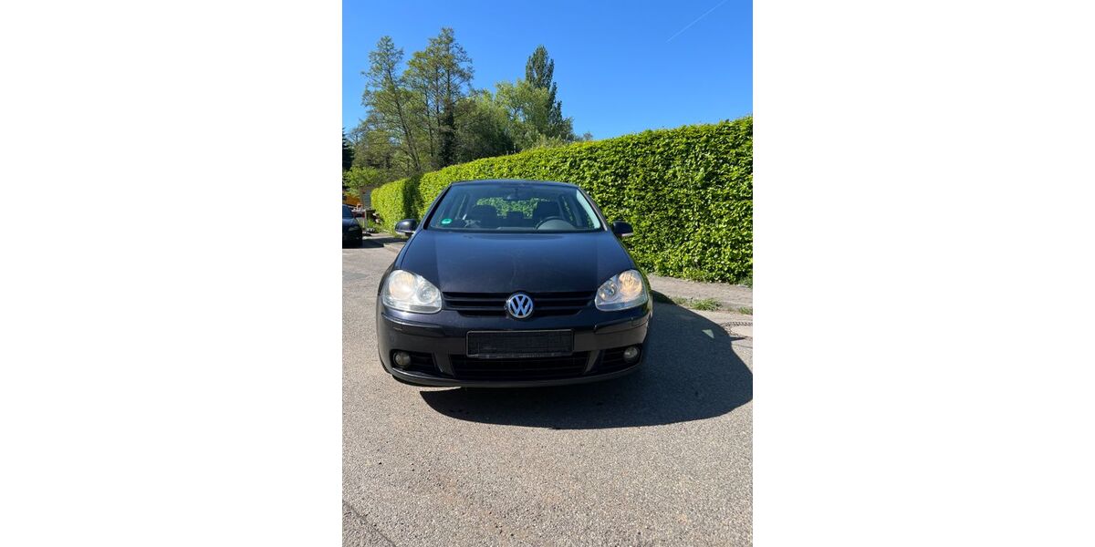 VW Golf 231.339 km 2.500 &euro; Lauf 77886