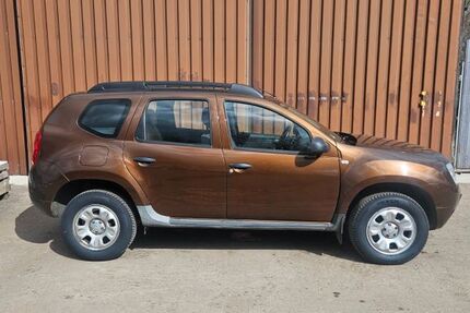 Dacia Duster 107.000 km 4.599 &euro; Kefenrod 63699