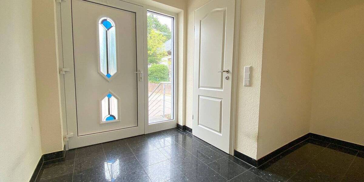 Mehrfamilienhaus, Wohnhaus Mayen Kürrenberg - 6 Zimmer, 135 m&sup2;, 1.200&euro; | Angebot:25747874