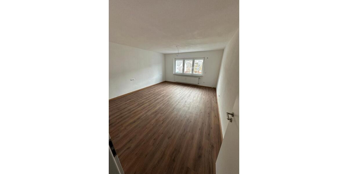 Erdgeschoßwohnung Albstadt - 3 Zimmer, 100 m&sup2;, 950&euro; | Angebot:26022436