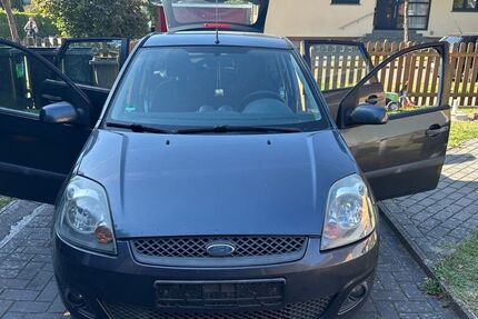 Ford Fiesta 201.000 km 2.149 &euro; Nienburg 31582