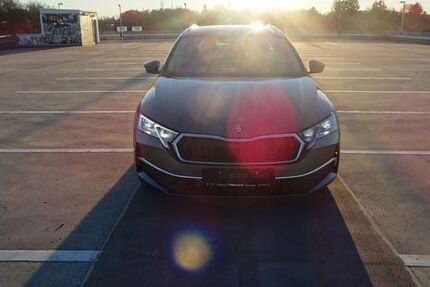 Skoda Octavia 2.500 km 43.400 &euro; München 80686