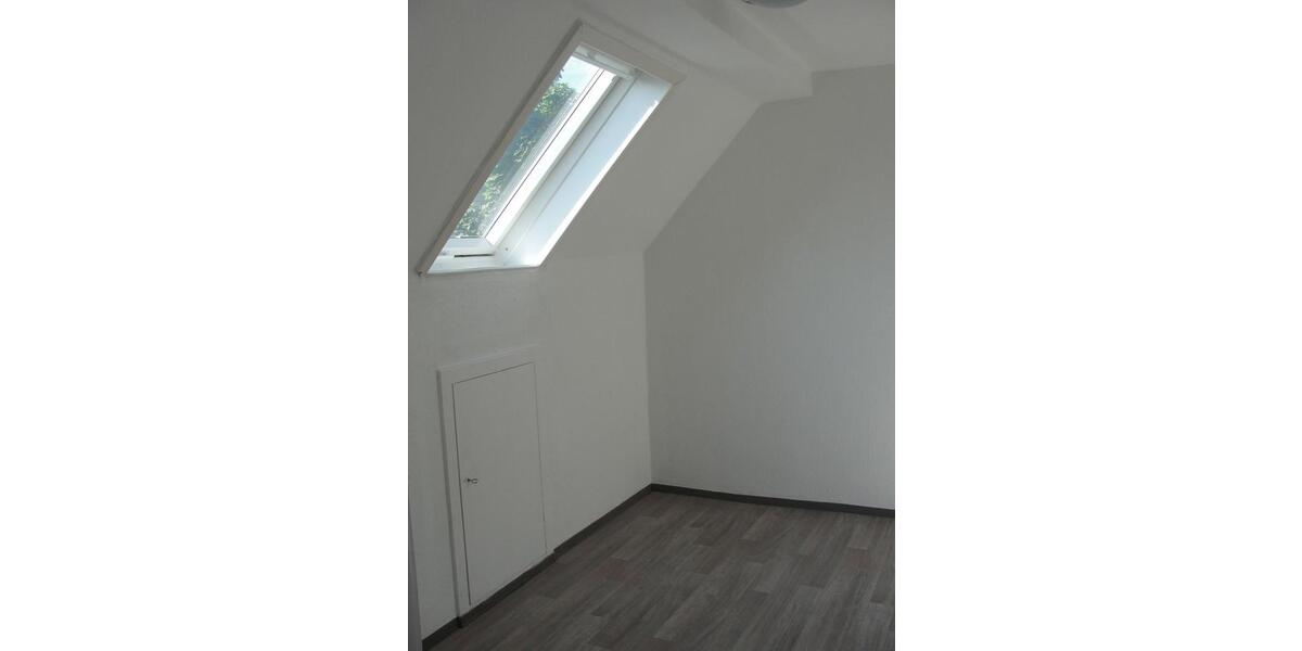 Dachgeschoßwohnung Villingen-Schwenningen Schwenningen - 1.5 Zimmer, 39 m&sup2;, 420&euro; | Angebot:26237166