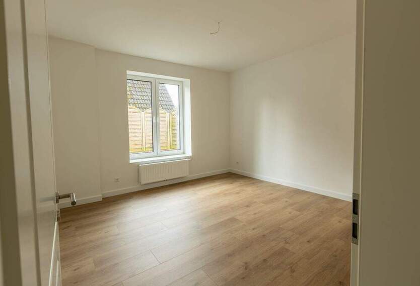 Helle 4-Zimmer-Wohnung mit kleinem Garten und Stellplatz – Erstbezug nach Sanierung