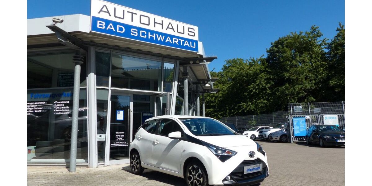 Toyota Aygo (X) 32.300 km 11.450 &euro; Bad Schwartau 23611