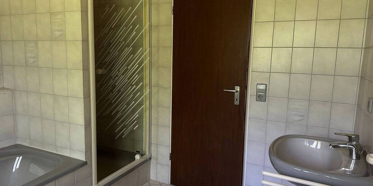 Mehrfamilienhaus, Wohnhaus Kenzingen - 8 Zimmer, 225 m&sup2;, 649.000&euro; | Angebot:26796634