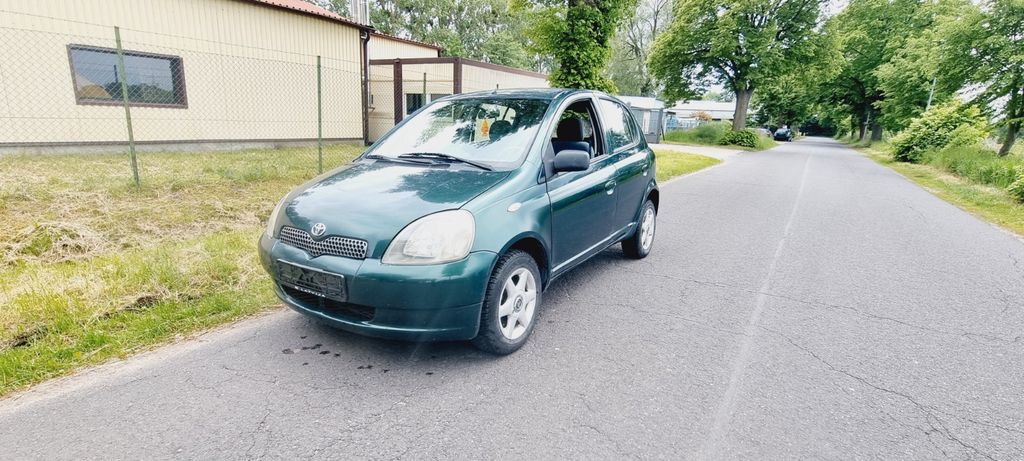Toyota Yaris 117.656 km 1.950 &euro; Berlin 13629