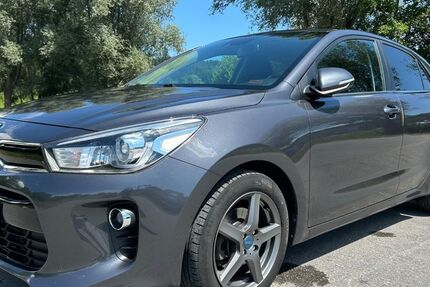 Kia Rio 98.000 km 9.500 &euro; Orsingen-Nenzingen 78359