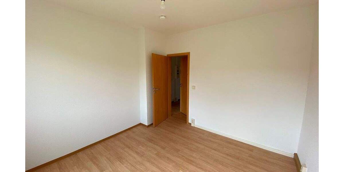 Etagenwohnung Suhl Neundorf - 4 Zimmer, 64 m&sup2;, 340&euro; | Angebot:25645765