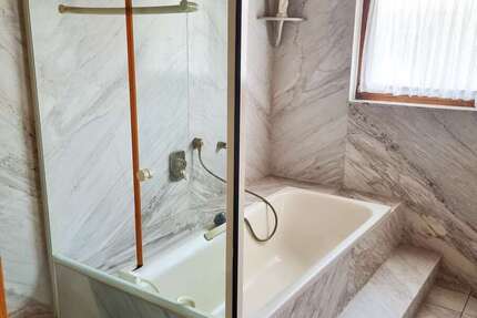 Haus Weingarten (Baden) - 12 Zimmer, 350 m&sup2;, 799.000&euro; | Angebot:23054747