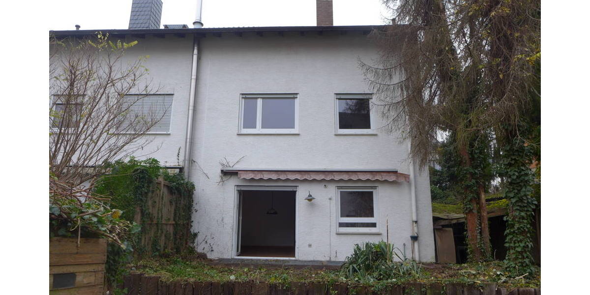 Renovierungsbedürftiges Juwel im Split-Level-Stil - Reihenendhaus mit großem Garten in Toplage 7 zimmer