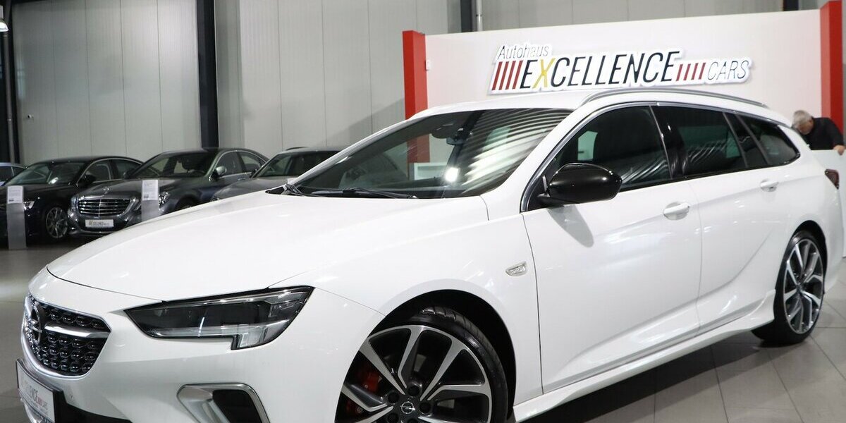 Opel Insignia 2.0 ST 4x4 OPC-LINE GSI WHITE / VC+HUD 140.000 km 18.555 &euro; Hamm 59077