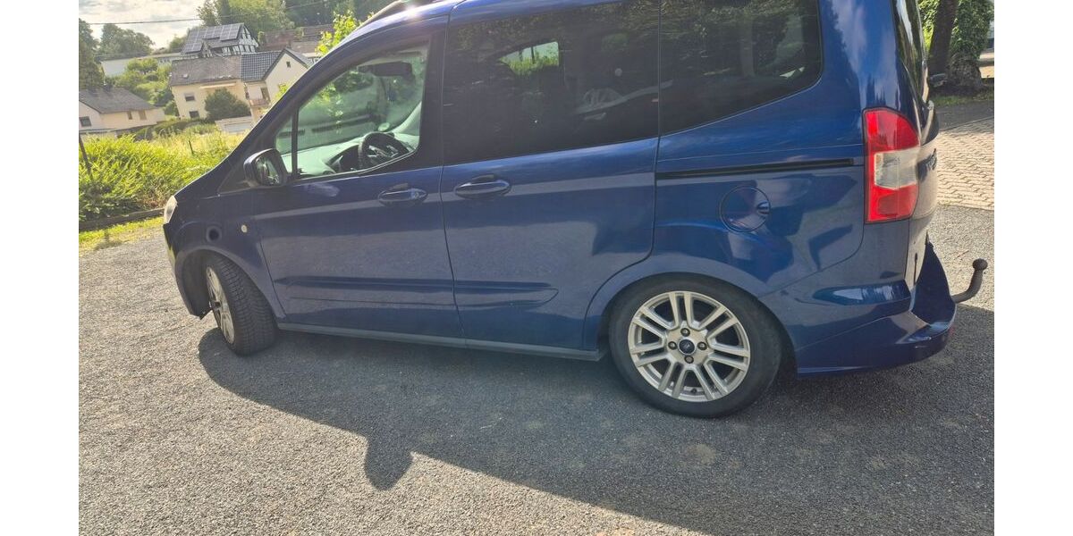 Ford Tourneo Courier 112.500 km 7.500 &euro; Löhnberg 35792