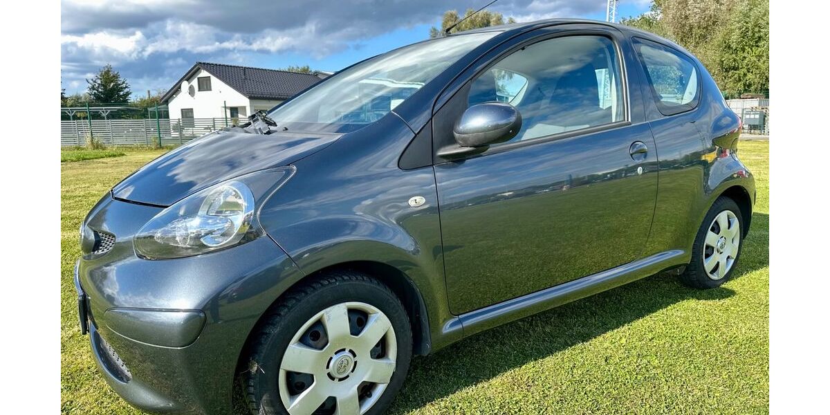 Toyota Aygo (X) 186.649 km 1.200 &euro; Rostock 18147