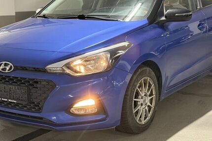 Hyundai i20 91.000 km 10.890 &euro; München 81829
