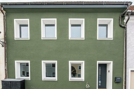 Modernisiertes Reihenmittelhaus mit Gartenidylle und großzügigem Wohnambiente - Haus Rötz | Angebot:24749413