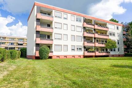 Großzügige 3,5 Zi. Eigentumswohnung in Leverkusen-Rheindorf mit Loggia* ca. 79 m² Wfl. * Renovierungsbedarf * Wannenb...