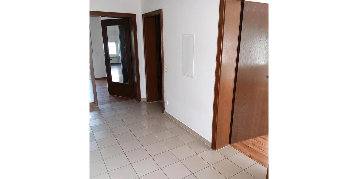 Erdgeschoßwohnung Bad Liebenwerda - 3 Zimmer, 90 m&sup2;, 630&euro; | Angebot:25513523