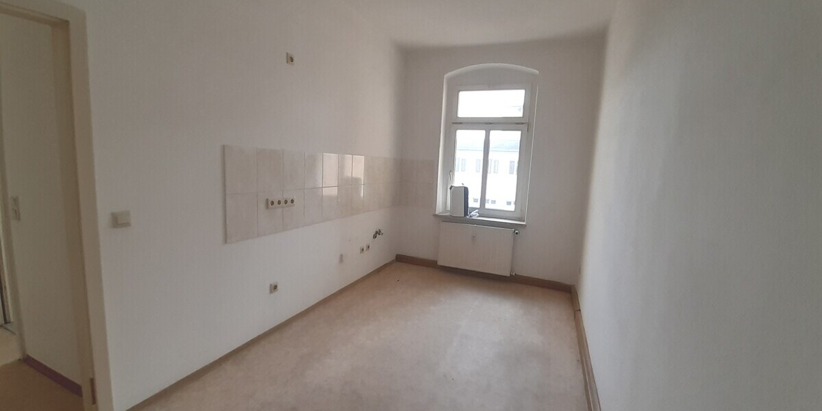 WG-Wohnung mit 4-Zimmern, 2.OG mit 2 Bädern und 2 Küchen in Gera 4 zimmer