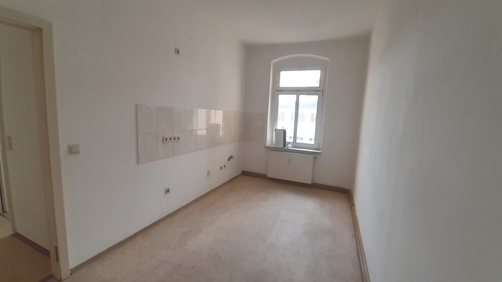 WG-Wohnung mit 4-Zimmern, 2.OG mit 2 Bädern und 2 Küchen in Gera 4 zimmer