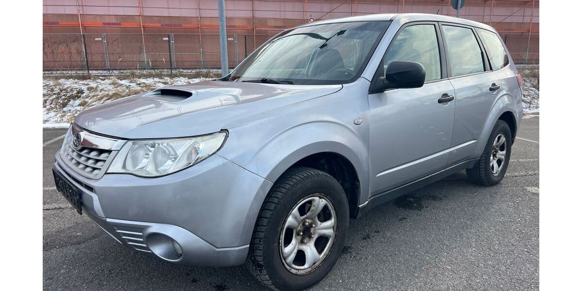 Subaru Forester 271.000 km 1.699 &euro; Berlin 12057