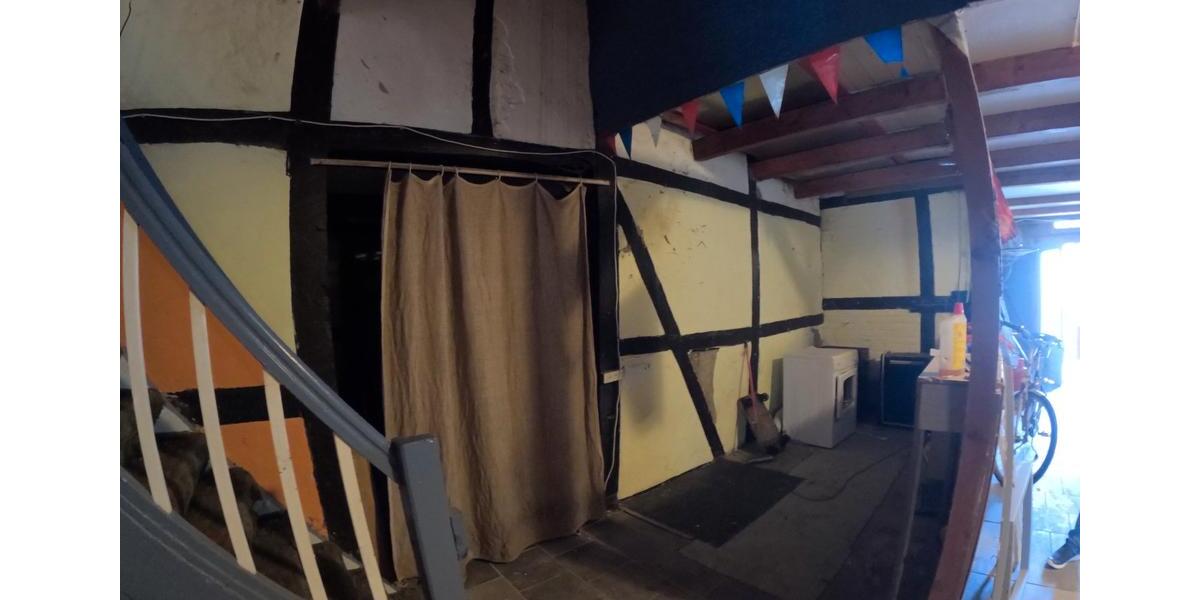 Einfamilienhaus Edemissen - 7 Zimmer, 200 m&sup2;, 160.000&euro; | Angebot:27120168