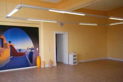 4 WG- 1 Zimmer AB DEN 1. 07.2025 FREI Wohnung 170qm GROSS