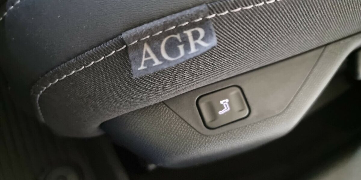 Opel Astra lim. GS Line AT8 APP Navi Spur AGR-Sitz 14.800 km 19.950 &euro; Garrel 49681