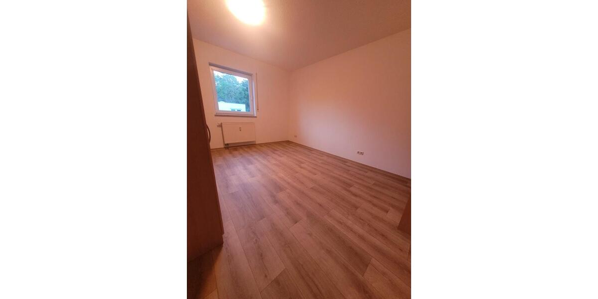Etagenwohnung Chemnitz Bernsdorf - 3 Zimmer, 78 m&sup2;, 135.000&euro; | Angebot:27096193