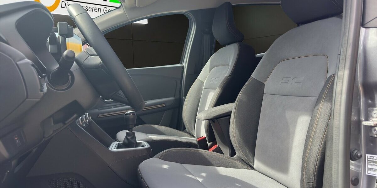 Dacia Jogger Extreme+ *7-Sitzer/Navi/SHZG/Temmpomat/RFK* 13.615 km 20.790 &euro; Bamberg 96052