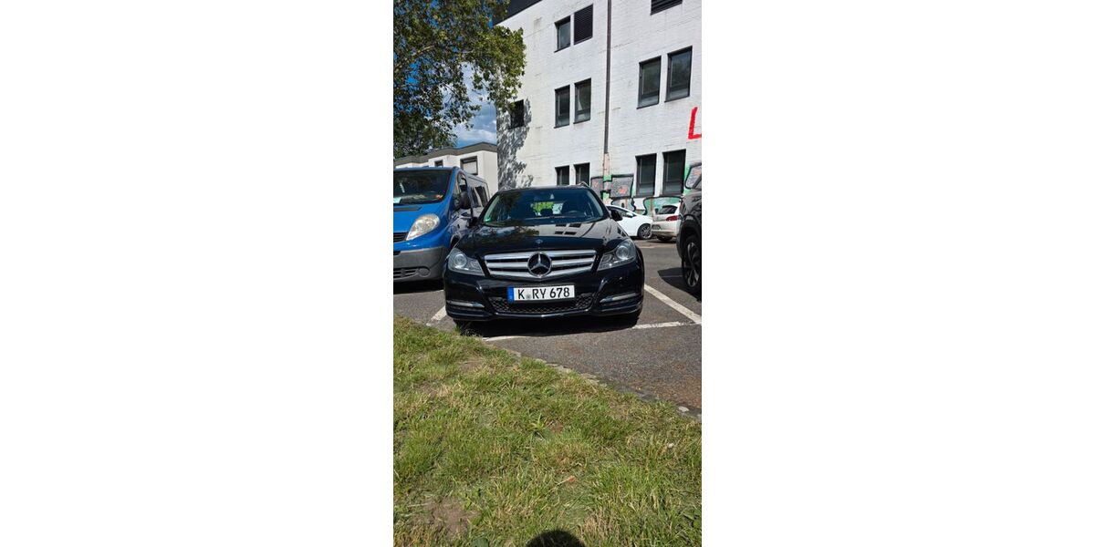 Mercedes-Benz C 250 122.147 km 12.600 &euro; Köln 50677
