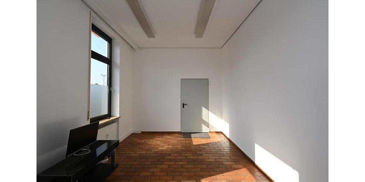 Gewerbeobjekt Neumarkt in der Oberpfalz Altenhof - 2.630&euro; | Angebot:23691180